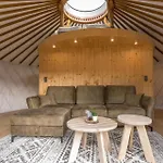 Górski Glamping - Całoroczne Jurty Z Widokiem Tylmanowa