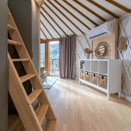 Gorski Glamping - Caloroczne Jurty Z Widokiem Luxury tent Tylmanowa
