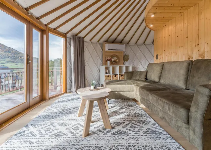 Glamping Gorski Glamping - Caloroczne Jurty Z Widokiem